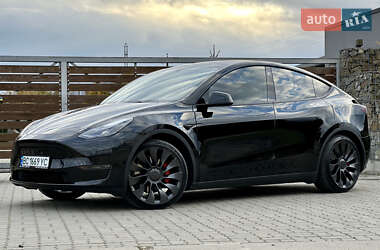 Позашляховик / Кросовер Tesla Model Y 2023 в 