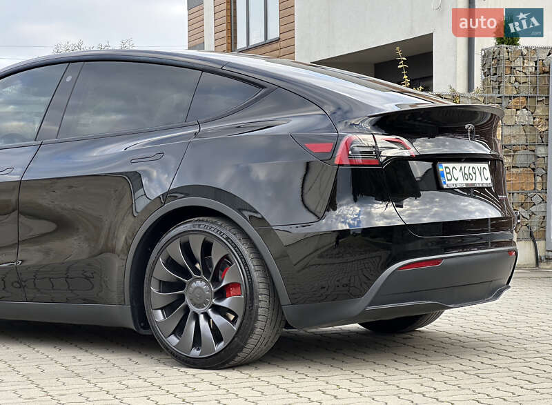Внедорожник / Кроссовер Tesla Model Y 2023 в Стрые