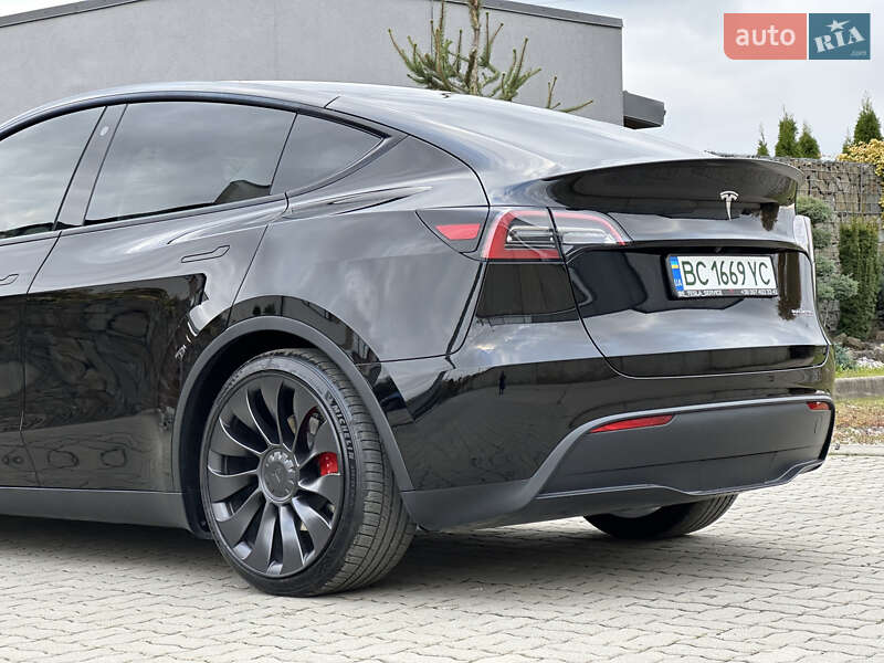 Внедорожник / Кроссовер Tesla Model Y 2023 в Стрые