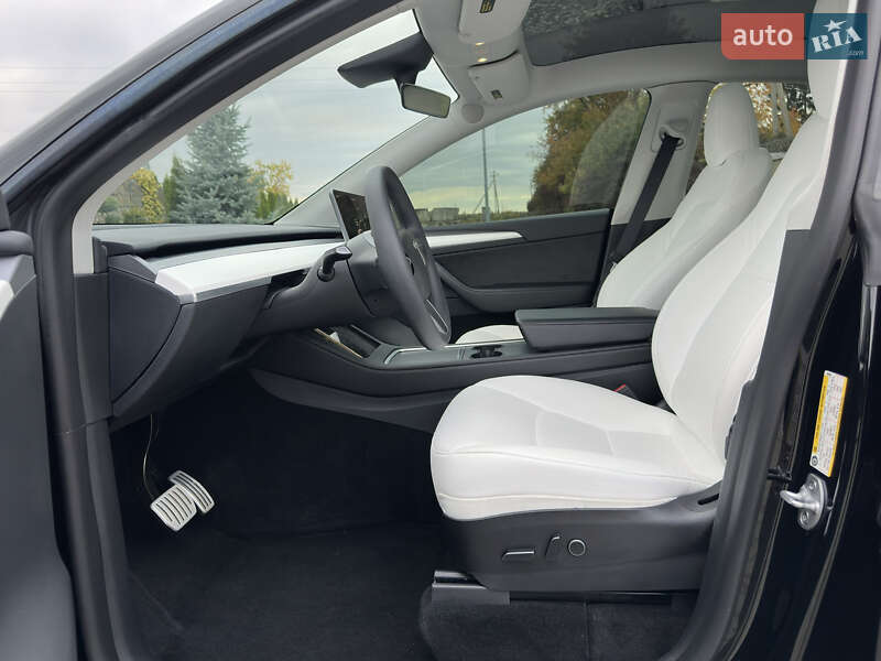 Внедорожник / Кроссовер Tesla Model Y 2023 в Стрые
