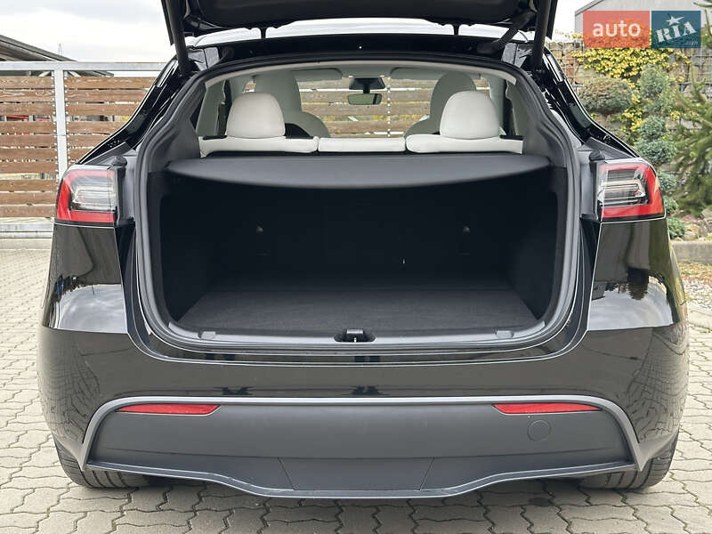 Внедорожник / Кроссовер Tesla Model Y 2023 в Стрые