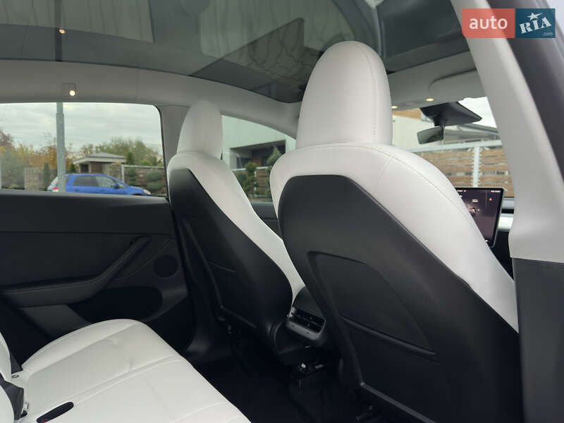 Внедорожник / Кроссовер Tesla Model Y 2023 в Стрые