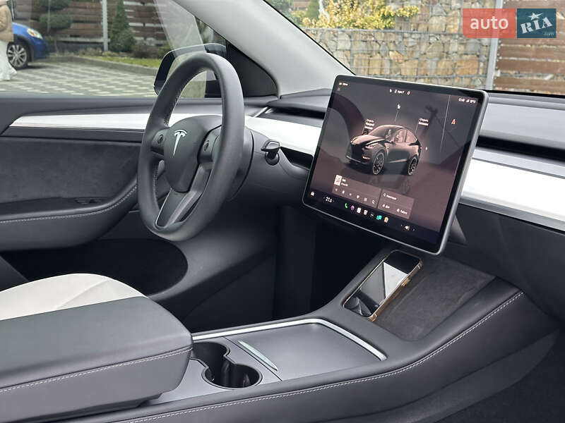 Внедорожник / Кроссовер Tesla Model Y 2023 в Стрые