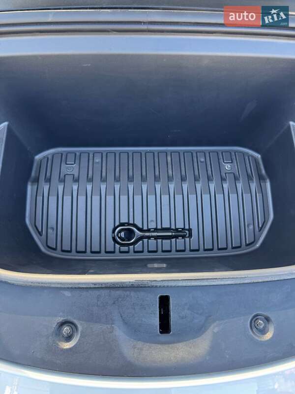 Внедорожник / Кроссовер Tesla Model Y 2022 в Львове фото 37 Внедорожник / Кроссовер Tesla Model Y 2022 в Львове