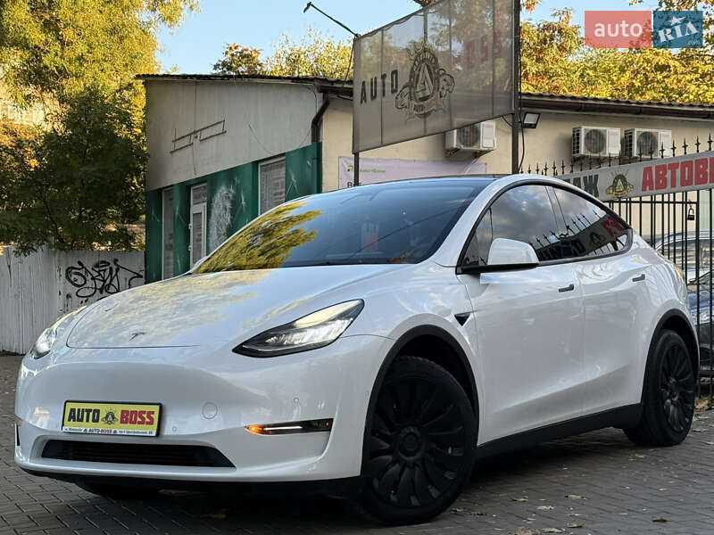 Tesla Model Y 2021