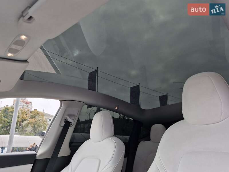 Позашляховик / Кросовер Tesla Model Y 2022 в Києві