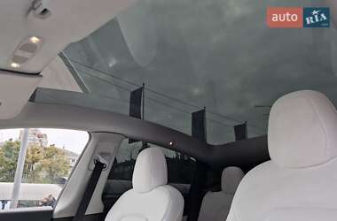 Позашляховик / Кросовер Tesla Model Y 2022 в 