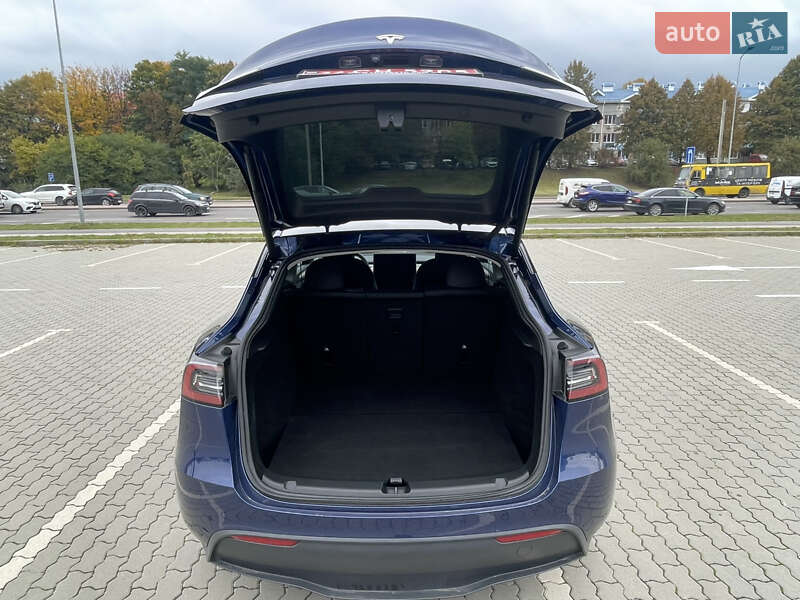 Внедорожник / Кроссовер Tesla Model Y 2023 в Львове