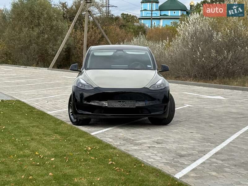 Внедорожник / Кроссовер Tesla Model Y 2024 в Сарнах