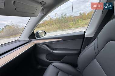 Позашляховик / Кросовер Tesla Model Y 2024 в  фото 14 Позашляховик / Кросовер Tesla Model Y 2024 в