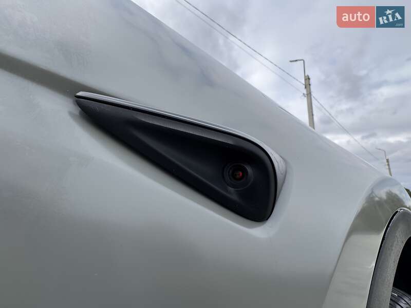 Внедорожник / Кроссовер Tesla Model Y 2024 в Сарнах