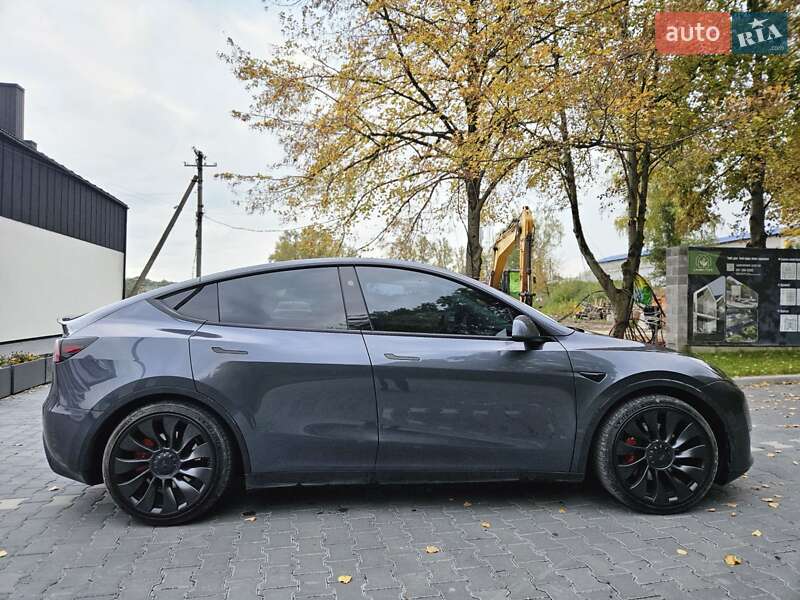 Позашляховик / Кросовер Tesla Model Y 2023 в Тернополі
