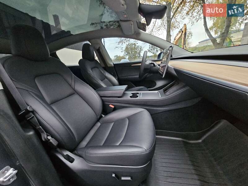 Позашляховик / Кросовер Tesla Model Y 2023 в Тернополі
