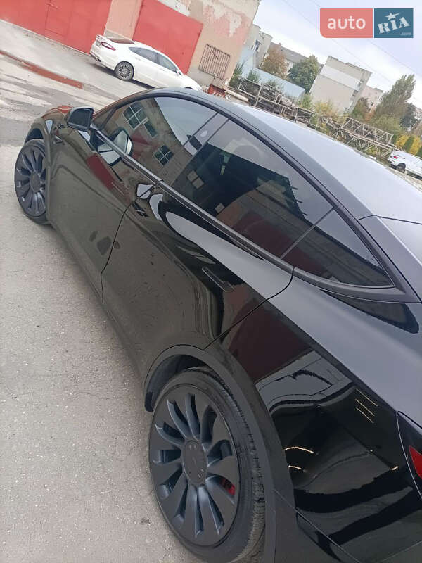 Внедорожник / Кроссовер Tesla Model Y 2024 в Тернополе