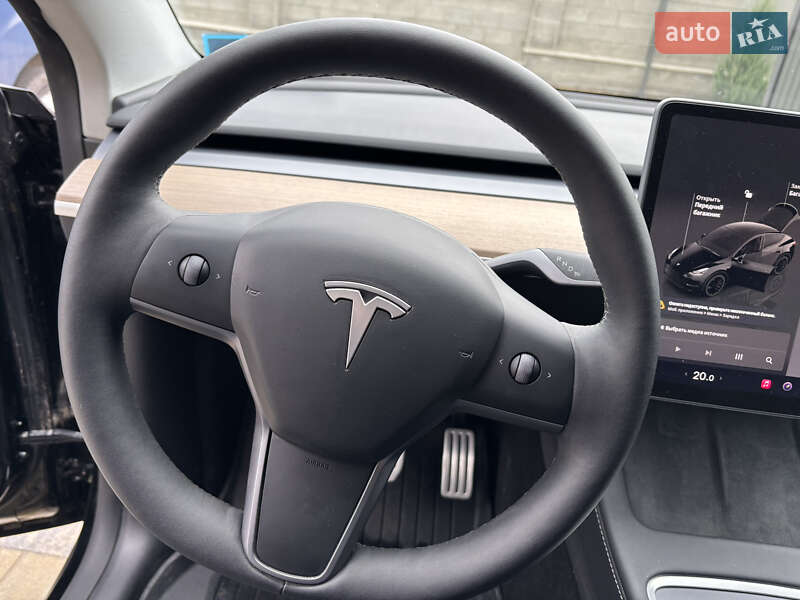 Внедорожник / Кроссовер Tesla Model Y 2024 в Тернополе