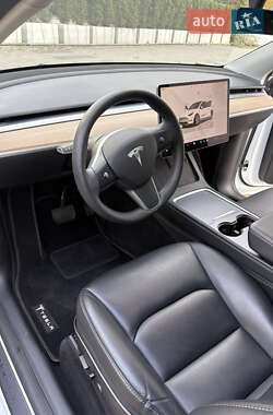 Позашляховик / Кросовер Tesla Model Y 2023 в 