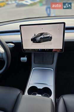 Внедорожник / Кроссовер Tesla Model Y 2024 в 