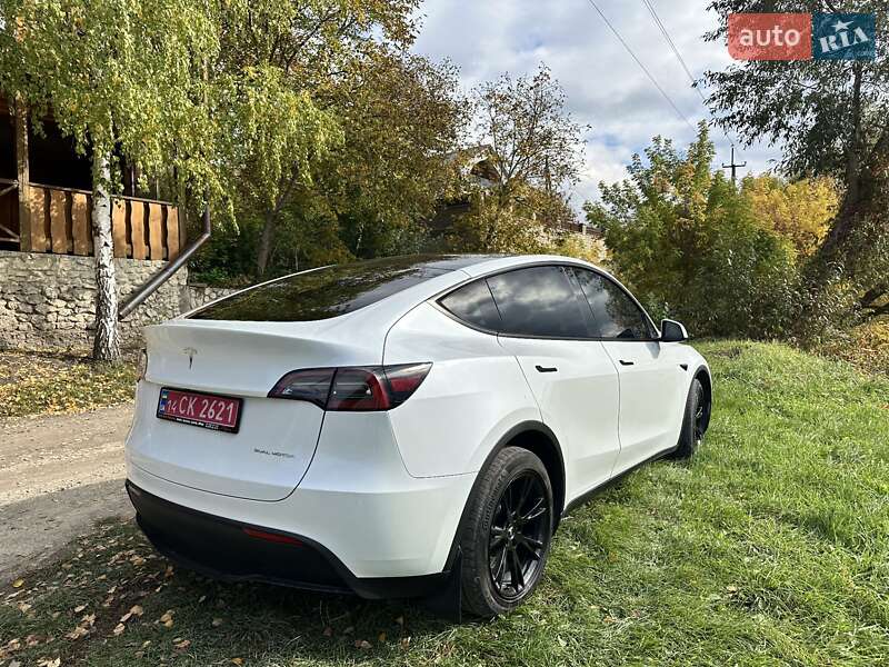 Позашляховик / Кросовер Tesla Model Y 2023 в Тернополі фото 8 Позашляховик / Кросовер Tesla Model Y 2023 в Тернополі
