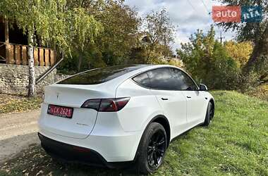 Позашляховик / Кросовер Tesla Model Y 2023 в  фото 8 Позашляховик / Кросовер Tesla Model Y 2023 в