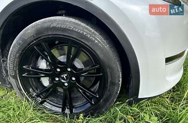 Позашляховик / Кросовер Tesla Model Y 2023 в  фото 23 Позашляховик / Кросовер Tesla Model Y 2023 в
