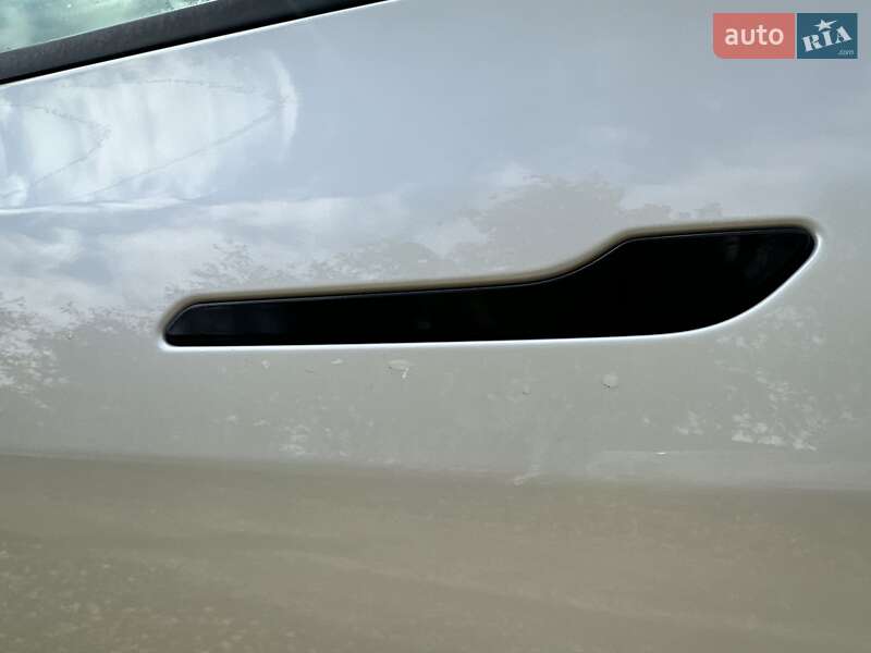 Позашляховик / Кросовер Tesla Model Y 2023 в Тернополі фото 26 Позашляховик / Кросовер Tesla Model Y 2023 в Тернополі