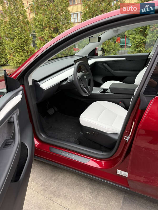Внедорожник / Кроссовер Tesla Model Y 2024 в Львове