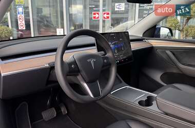 Внедорожник / Кроссовер Tesla Model Y 2024 в 