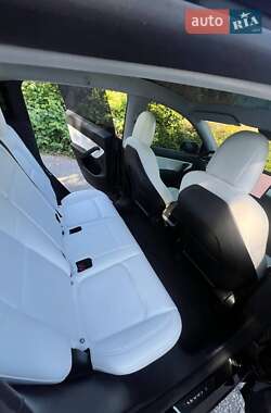 Внедорожник / Кроссовер Tesla Model Y 2021 в 