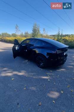 Внедорожник / Кроссовер Tesla Model Y 2021 в 