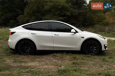 Позашляховик / Кросовер Tesla Model Y 2022 в  фото 6 Позашляховик / Кросовер Tesla Model Y 2022 в