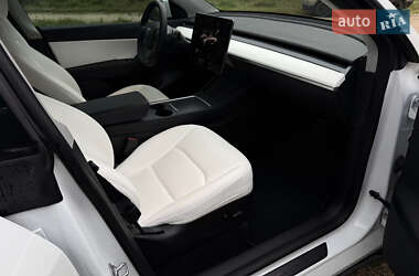 Позашляховик / Кросовер Tesla Model Y 2022 в  фото 15 Позашляховик / Кросовер Tesla Model Y 2022 в