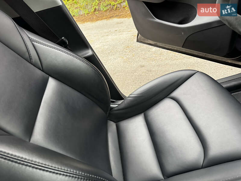 Внедорожник / Кроссовер Tesla Model Y 2023 в Киеве