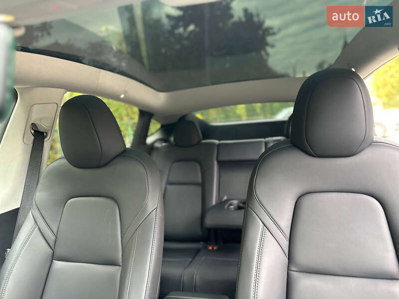 Позашляховик / Кросовер Tesla Model Y 2024 в Чернівцях фото 12 Позашляховик / Кросовер Tesla Model Y 2024 в Чернівцях