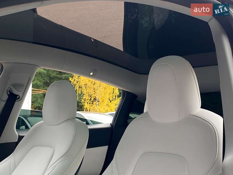 Позашляховик / Кросовер Tesla Model Y 2021 в Києві