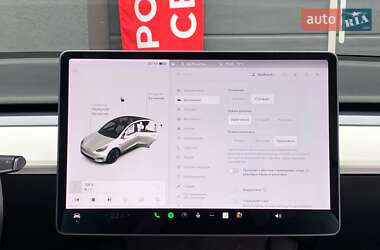 Внедорожник / Кроссовер Tesla Model Y 2021 в 
