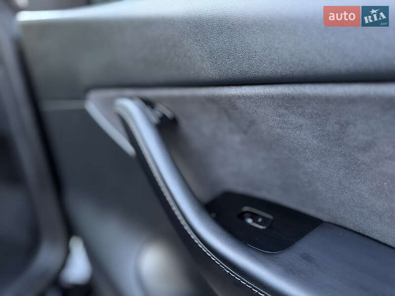 Позашляховик / Кросовер Tesla Model Y 2020 в Львові фото 39 Позашляховик / Кросовер Tesla Model Y 2020 в Львові