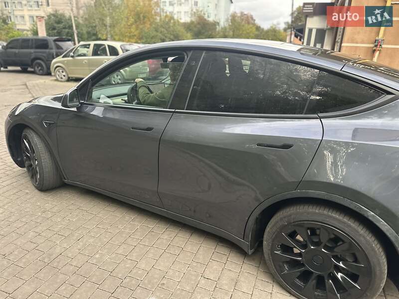 Tesla Model Y 2020