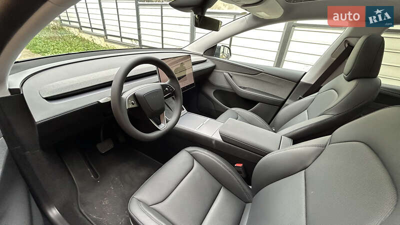Позашляховик / Кросовер Tesla Model Y 2025 в Чернівцях фото 10 Позашляховик / Кросовер Tesla Model Y 2025 в Чернівцях