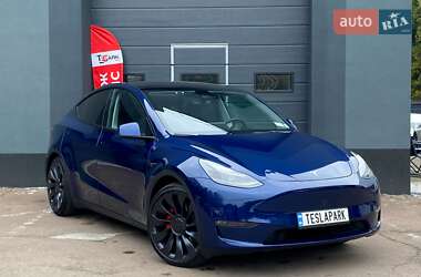 Позашляховик / Кросовер Tesla Model Y 2024 в Києві