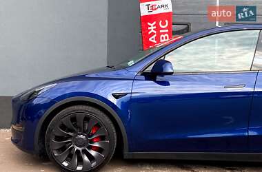 Внедорожник / Кроссовер Tesla Model Y 2024 в Киеве