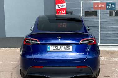 Позашляховик / Кросовер Tesla Model Y 2024 в 