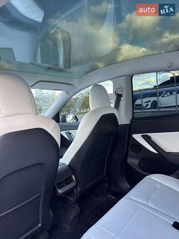 Позашляховик / Кросовер Tesla Model Y 2022 в Львові