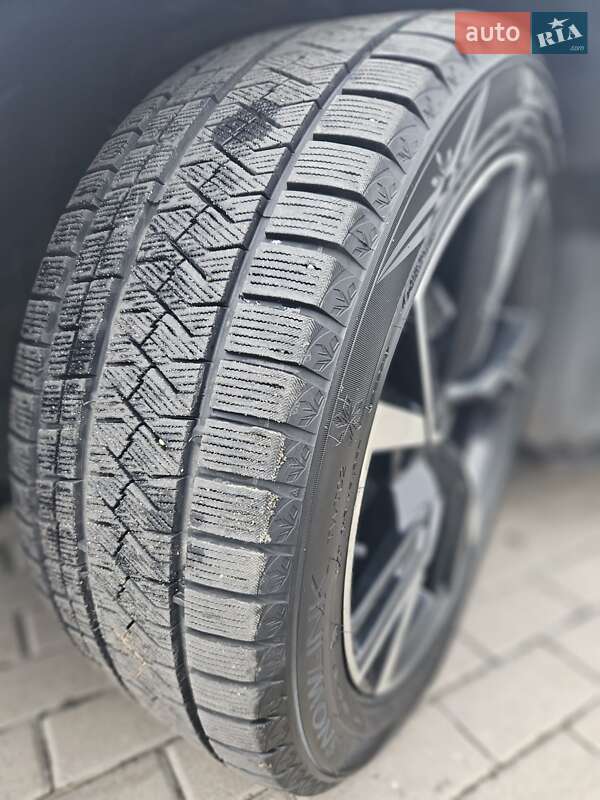 Позашляховик / Кросовер Tesla Model Y 2021 в Рівному