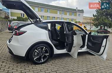 Внедорожник / Кроссовер Tesla Model Y 2021 в 