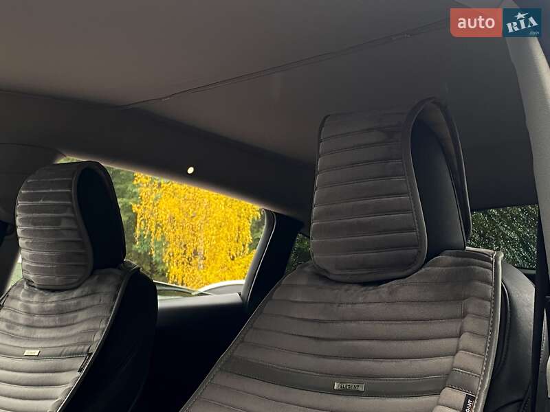 Позашляховик / Кросовер Tesla Model Y 2022 в Києві фото 14 Позашляховик / Кросовер Tesla Model Y 2022 в Києві