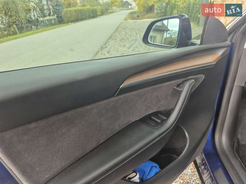 Внедорожник / Кроссовер Tesla Model Y 2023 в Самборе