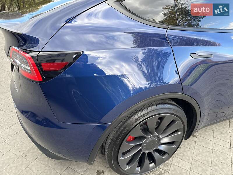 Позашляховик / Кросовер Tesla Model Y 2021 в Львові