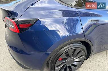 Позашляховик / Кросовер Tesla Model Y 2021 в 