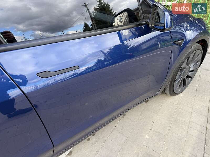 Позашляховик / Кросовер Tesla Model Y 2021 в Львові