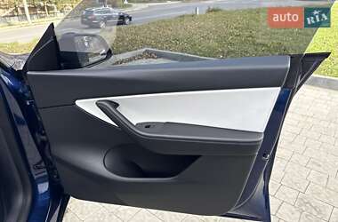 Позашляховик / Кросовер Tesla Model Y 2021 в 